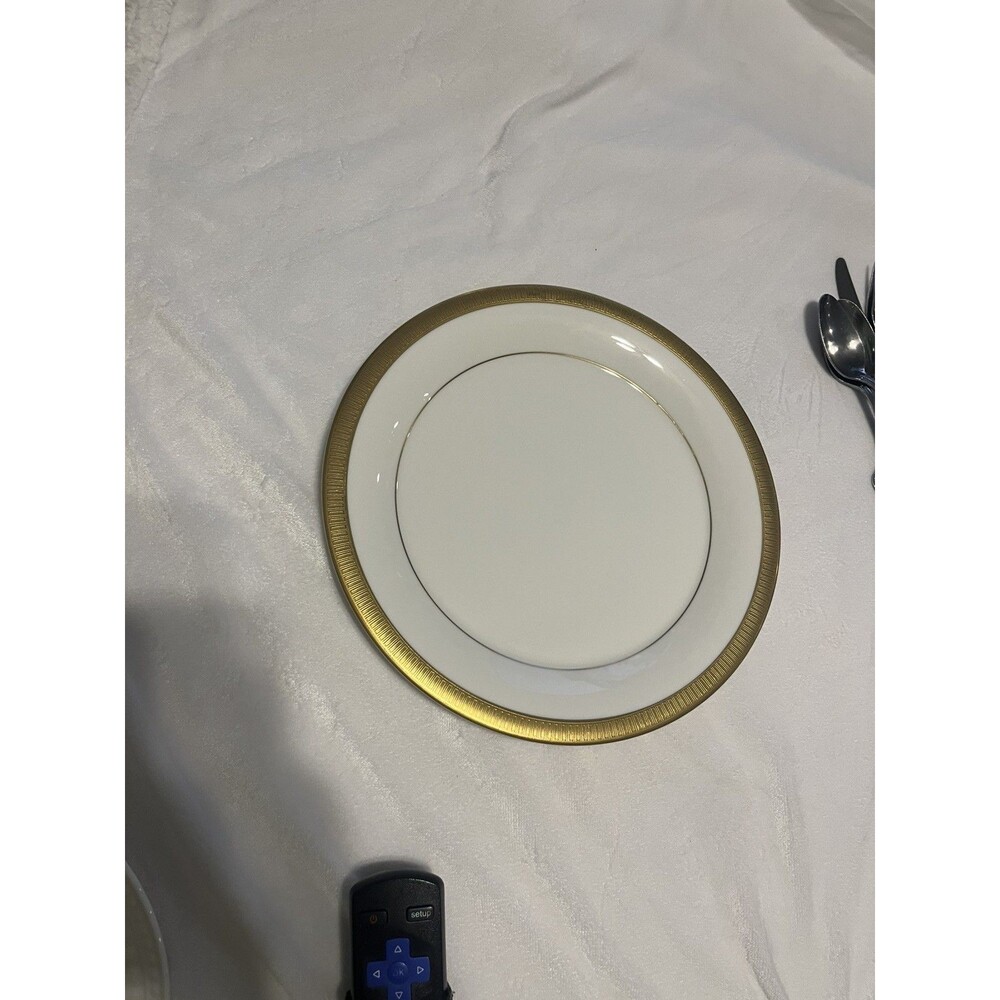 Vintage Castleton China "Crescendo" Dinner Plate 10 3/8" Gold Etched Trim